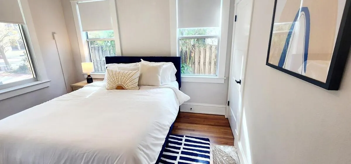 Holiday home Gem In Laurel Park, Newly Remodeled, Near Downtown Villa Sarasota United States